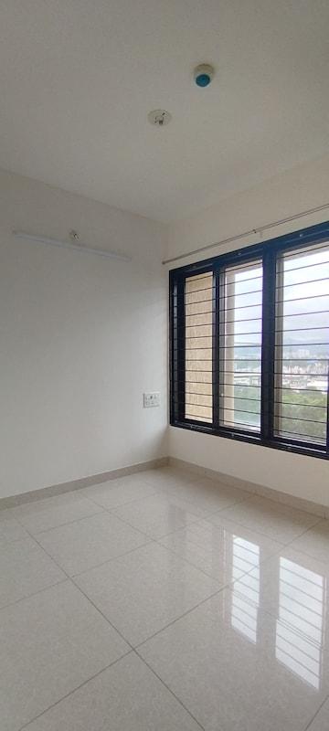 Room in 2.5 BHK Apartment at Magarpatta Nanded City Sargam, Sinhagad – for Rent