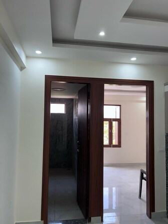 1 BHK Apartment For Rent in Preet Vihar Delhi  8124246