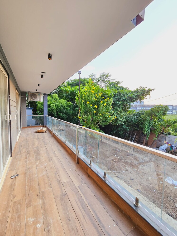 Balcony, ss-mayfield-gardens 3 Bedroom 1800 Sq.Ft. Builder Floor In Sector 51 Gurgaon 8124375