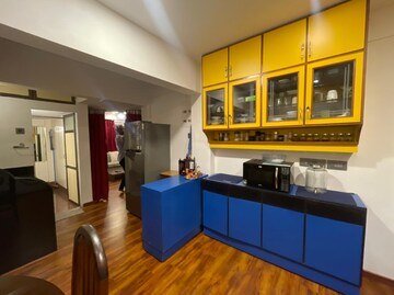 Bedroom in 2 BHK Apartment at Pascoal Square, Santacruz East – for Rent