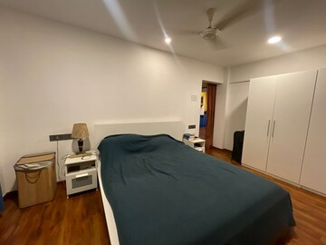 Bedroom in 2 BHK Apartment at Pascoal Square, Santacruz East – for Rent