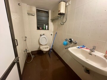 Master Bedroom in 2 BHK Apartment at Pascoal Square, Santacruz East – for Rent