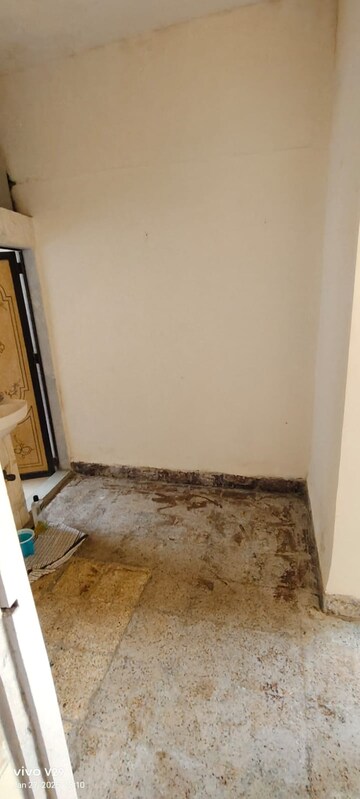 Room in 1 RK Apartment at Varsha CHS, Andheri West – for Rent