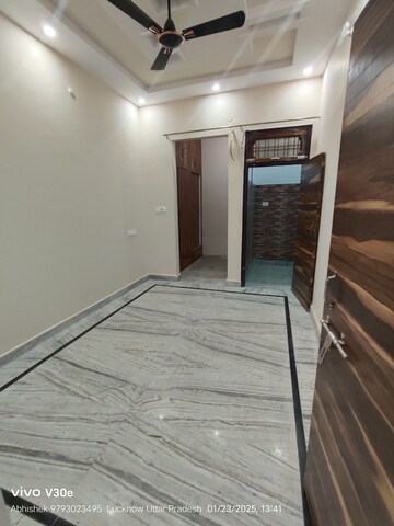 Room in 3 BHK Independent House at Jankipuram – for Sale