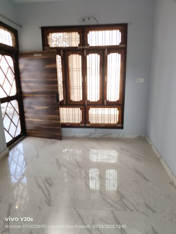 Room in 3 BHK Independent House at Jankipuram – for Sale