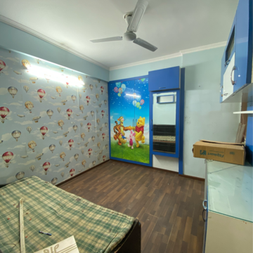 Room in 2.5 BHK Apartment at Paras Seasons, Sector 168 – for Rent