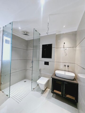 Bathroom in 3 BHK Builder Floor at Kohli One Malibu Town, Sector 47 – for Sale
