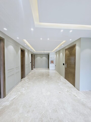 Building Lobby in 3 BHK Builder Floor at Kohli One Malibu Town, Sector 47 – for Sale