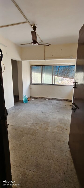 Room in 1 RK Apartment at Varsha CHS, Andheri West – for Rent