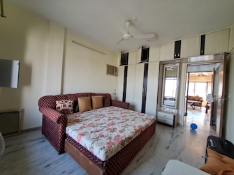 3 BHK Apartment For Rent in Nirman Vihar Delhi  8124435