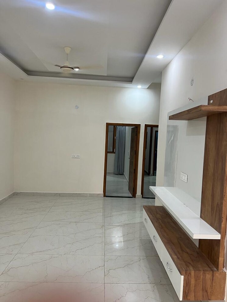 Room, peer mucchalla 3 Bedroom 1600 Sq.Ft. Builder Floor In Peer Mucchalla Zirakpur 8124498
