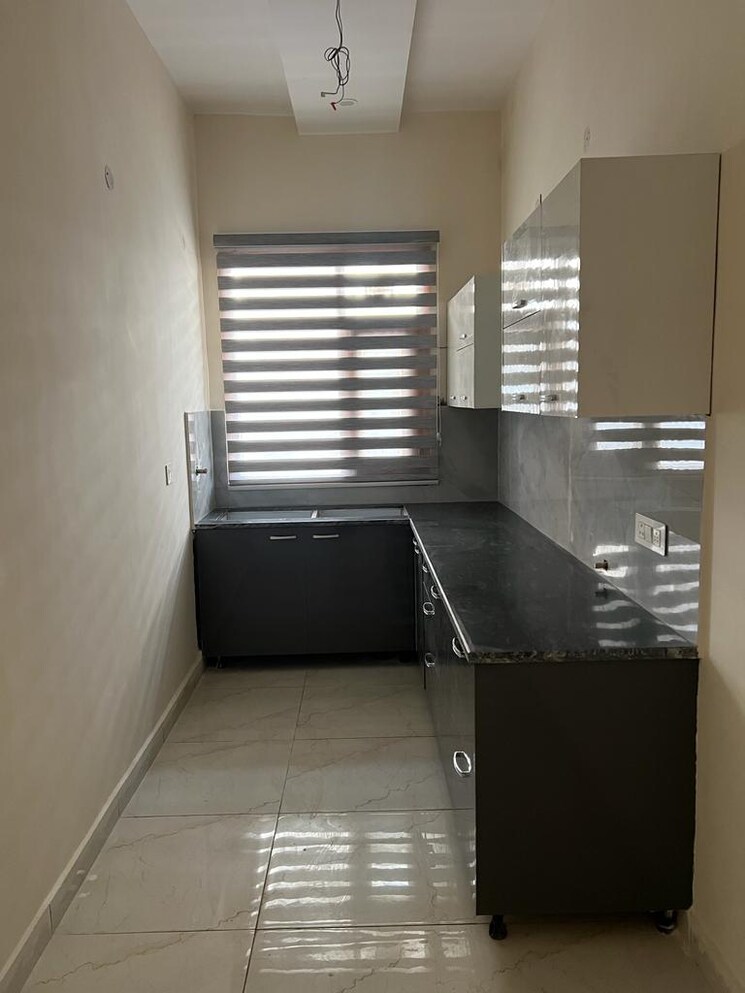 Kitchen, peer mucchalla 3 Bedroom 1600 Sq.Ft. Builder Floor In Peer Mucchalla Zirakpur 8124498