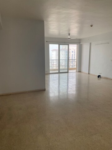 Room in 4 BHK Apartment at DLF New Town Heights I, Sector 90 – for Rent