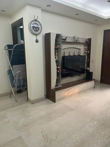 Building Lobby in 4 BHK Builder Floor at Dlf Cyber City, Sector 24 – for Rent