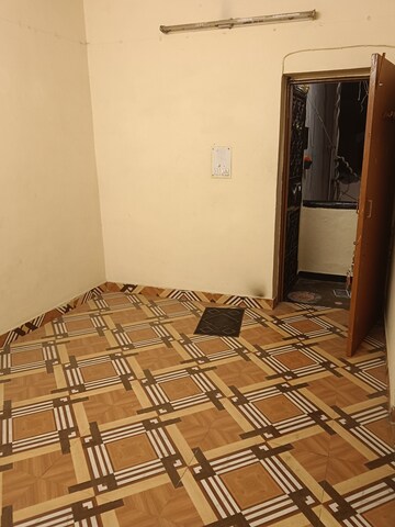 Furnished Amenities in 2 BHK Builder Floor at Dilshad Garden – for Rent
