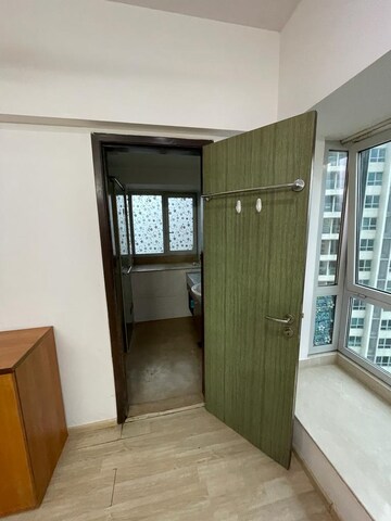 Room in 3 BHK Apartment at DB Realty Orchid Woods, Goregaon East – for Rent