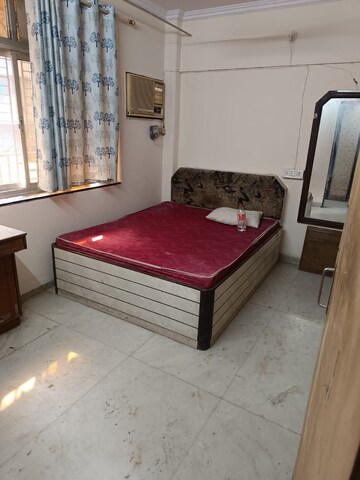 Bedroom in 2 BHK Apartment at Andheri East – for Rent