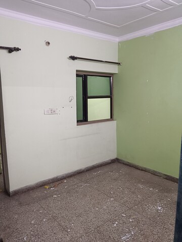 Room in 2 BHK Builder Floor at Dilshad Garden – for Rent
