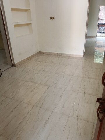 Room in 2 BHK Builder Floor at Dilshad Garden – for Rent