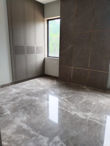 Room in 4 BHK Builder Floor at Ansal Sushant Lok I, Sector 43 – for Sale