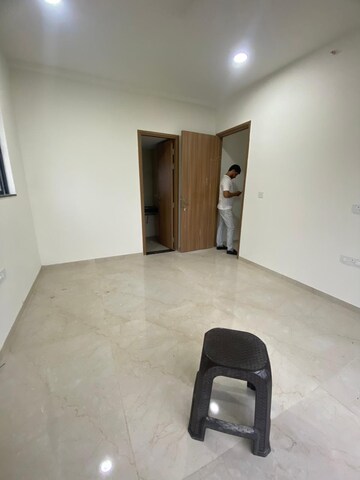 Room in 2 BHK Apartment at Godrej Urban Park, Chandivali – for Rent