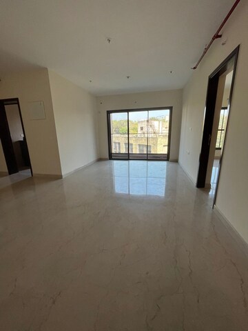 Room in 2.5 BHK Apartment at K Raheja Ascencio, Chandivali – for Rent