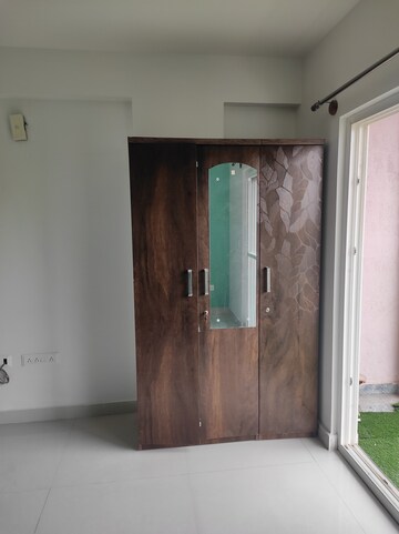 Room in 1 RK Apartment at The Lake View Address, Electronic City Phase I – for Rent