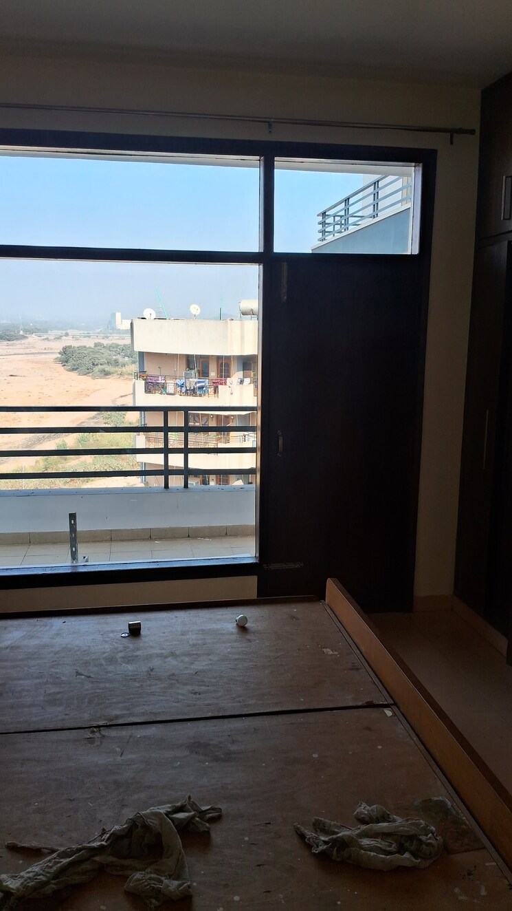 Room, sector 24 4 Bedroom 2400 Sq.Ft. Apartment In Sector 24 Panchkula 8124752