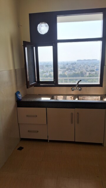 Room in 4 BHK Apartment at Sector 24 – for Sale