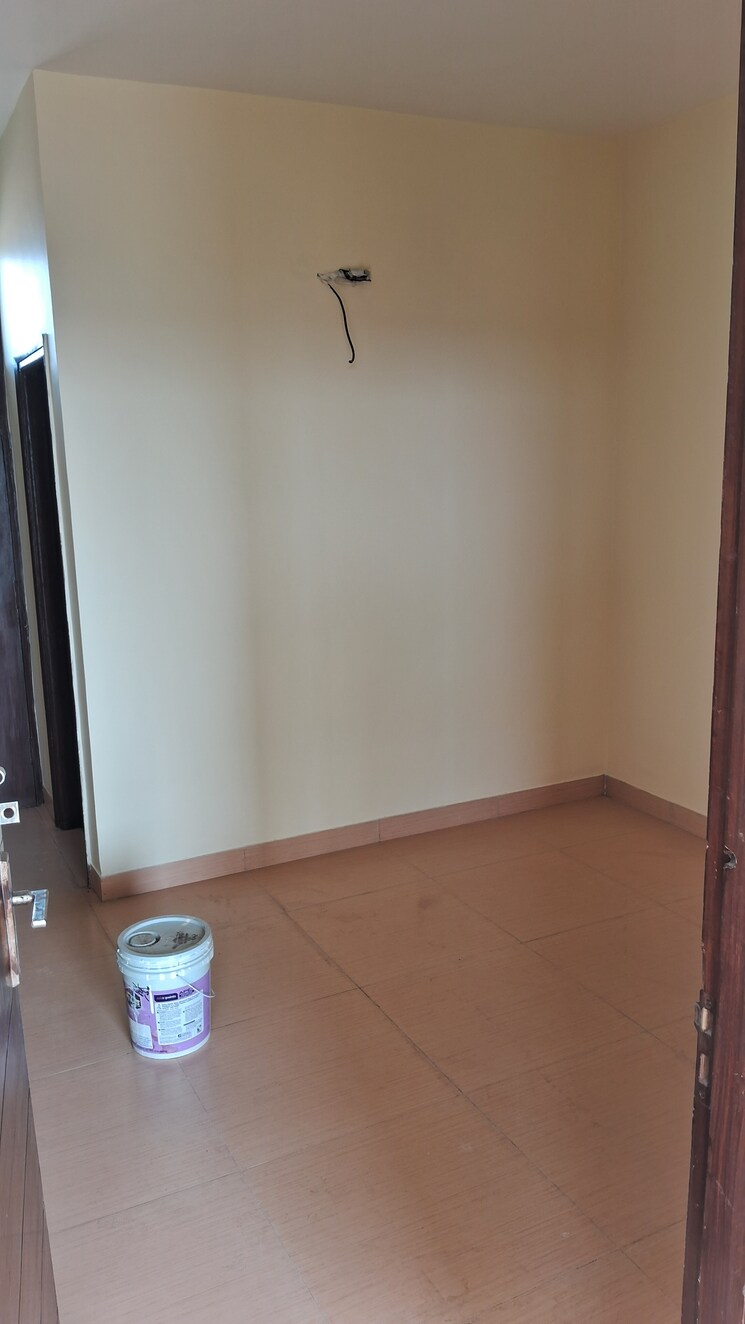 Room, sector 24 4 Bedroom 2400 Sq.Ft. Apartment In Sector 24 Panchkula 8124752