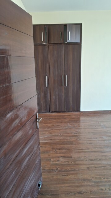 Room in 4 BHK Apartment at Sector 24 – for Sale