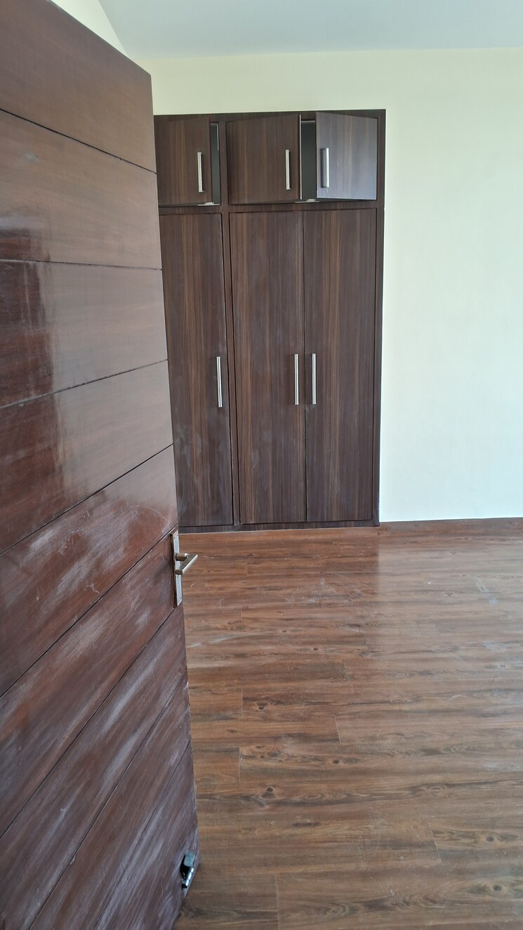 Room, sector 24 4 Bedroom 2400 Sq.Ft. Apartment In Sector 24 Panchkula 8124752