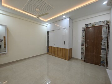 Room in 3 BHK Builder Floor at Hsr Layout – for Rent