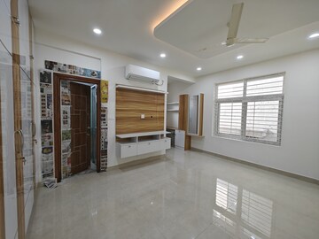 Room in 3 BHK Builder Floor at Hsr Layout – for Rent