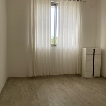 Room in 3 BHK Apartment at Hiranandani Cottages, Sanne Amanikere – for Sale