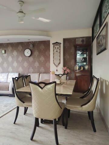 Team Area in 3 BHK Builder Floor at East Of Kailash – for Rent