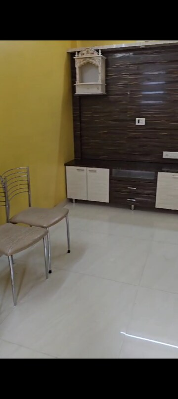 Master Bedroom in 1.5 BHK Apartment at Ghatkopar East – for Rent