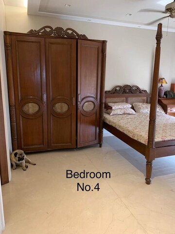 Furnished Amenities in 4 BHK Penthouse at Bonny Casa, Bandra West – for Rent