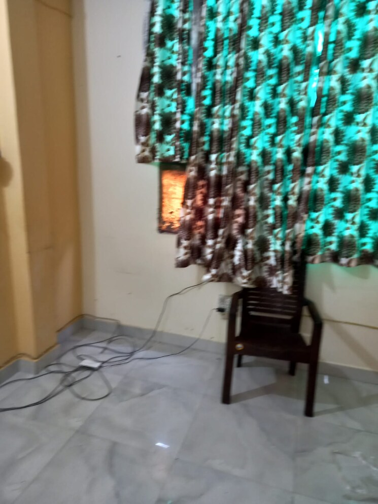 Room, paschim vihar 2 Bedroom 50 Sq.Yd. Apartment In Paschim Vihar Delhi 8124909