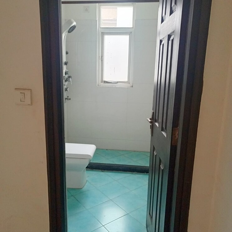 Bathroom, designarch-gardenia-e-homes 4 Bedroom 2100 Sq.Ft. Apartment In Vaishali Sector 2 Ghaziabad 8124945