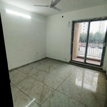 Bathroom in 3 BHK Apartment at Rishita Manhattan, Gomti Nagar – for Rent