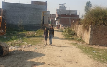 Plot For Sale in Sector 82