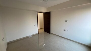 Room in 4 BHK Apartment at Diamond Garden, Chembur – for Rent