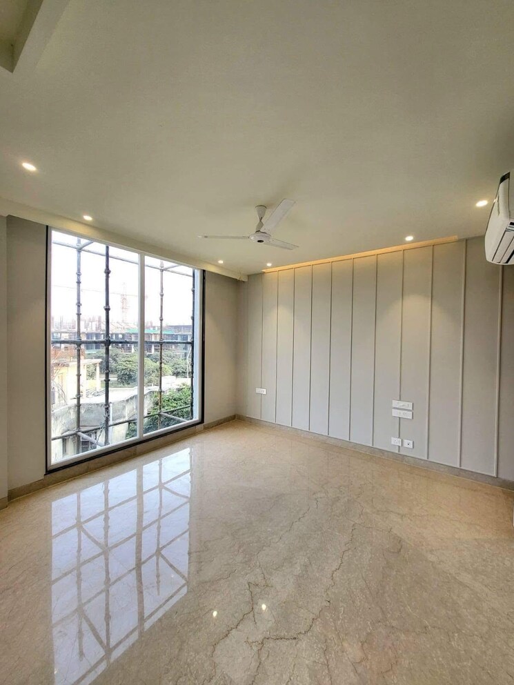 Room, anant-raj-the-estate-floors 4 Bedroom 270 Sq.Yd. Builder Floor In Sector 63a Gurgaon 8125037