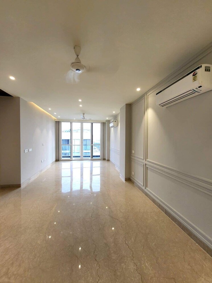 Room, anant-raj-the-estate-floors 4 Bedroom 270 Sq.Yd. Builder Floor In Sector 63a Gurgaon 8125037