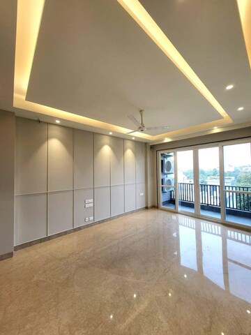 Room in 4 BHK Builder Floor at Anant Raj The Estate Floors, Sector 63a – for Sale