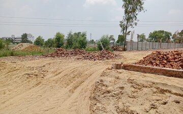 Plot For Sale in Sector 82