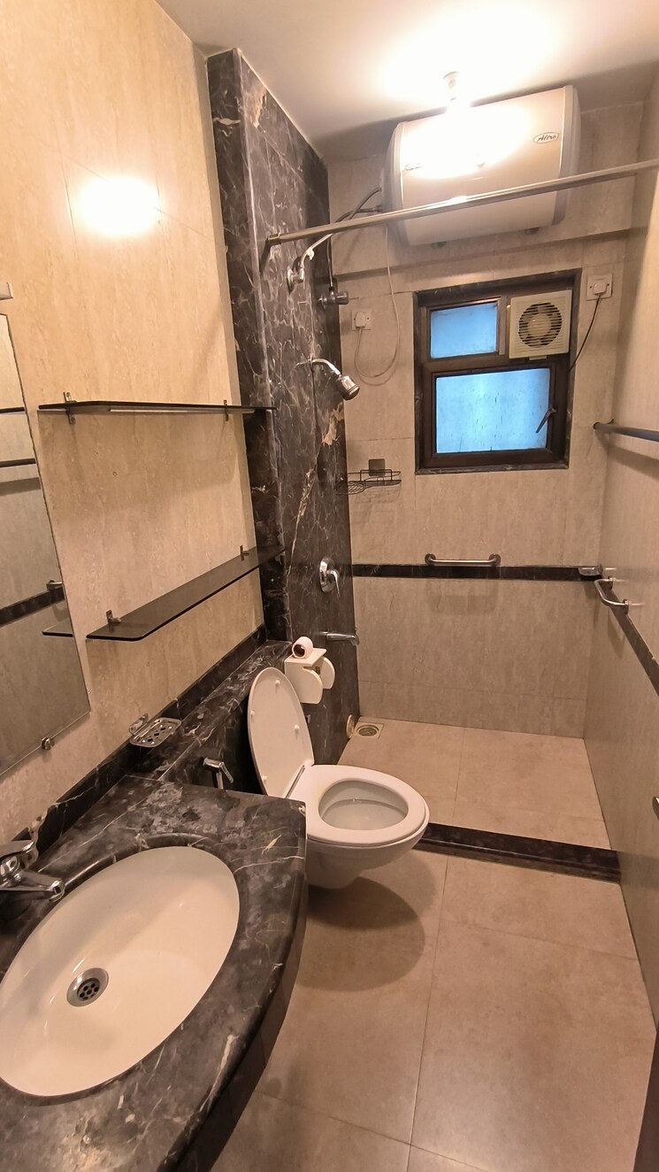 Bathroom, aristo-pearl-residency 3 Bedroom 1840 Sq.Ft. Apartment In Prabhadevi Mumbai 8125056