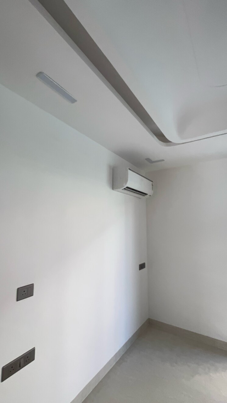 Room, sector 1 4 Bedroom 365 Sq.Yd. Builder Floor In Sector 1 Gurgaon 8125070