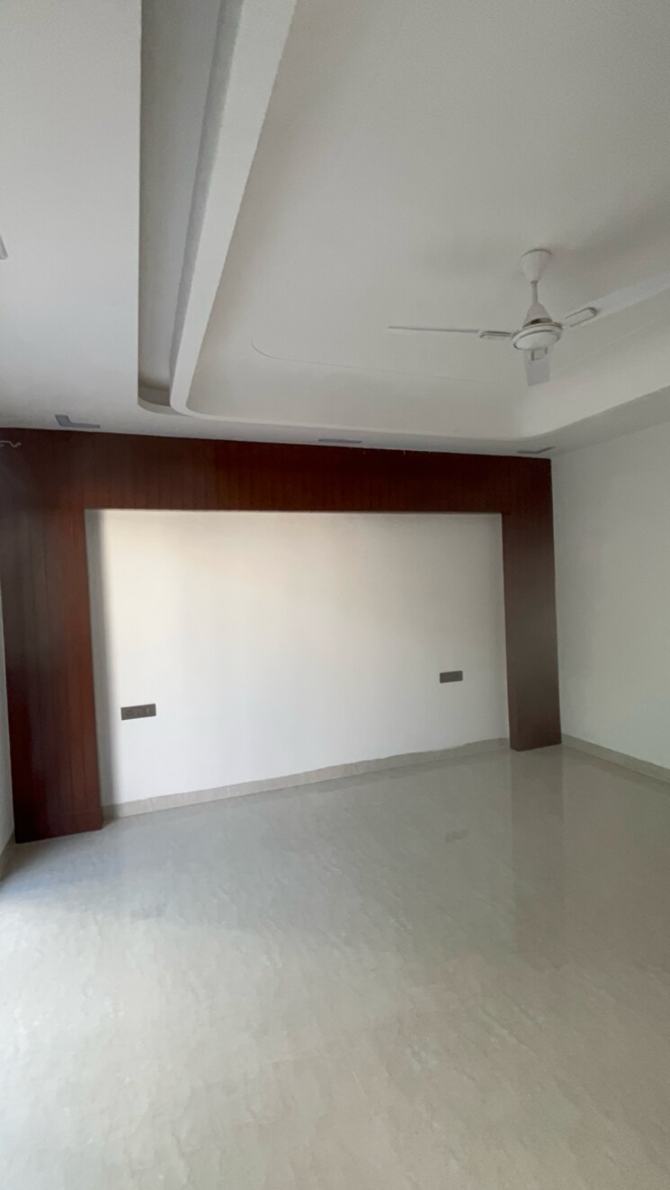 Room, sector 1 4 Bedroom 365 Sq.Yd. Builder Floor In Sector 1 Gurgaon 8125070